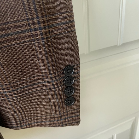 Jos A Bank Plaid Blazer 40R Traveler Collection - Great Condition! - Picture 9 of 9